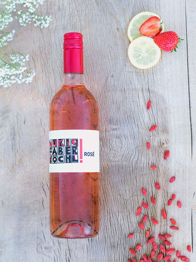 Eine Flasche Rosé vom Weingut Faber-Köchl